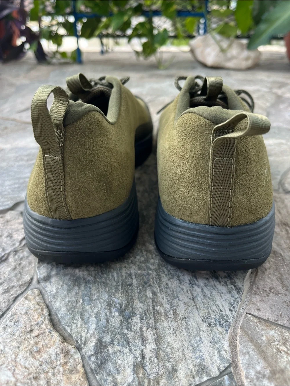 Arc’teryx Konseal AR Men’s 9 Olive Green Approach Shoes Vibram NEW